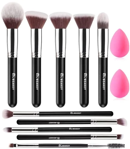 BEAKEY Set de Brochas de Maquillaje Profesional, 10+2 Brochas Sintéticas para Base, Polvos, Ojos, Rubor y Contorno, con Esponja Blender (Negro/Plateado)