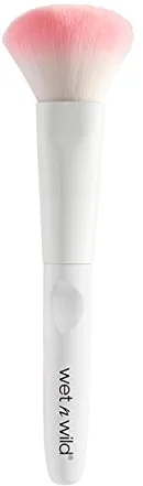 Wet n Wild - Makeup Powder Brush - Brocha de Maquillaje Profesional Grande y Mullida para Polvos - con Cerdas Suaves y Curvas para una Aplicación Uniforme