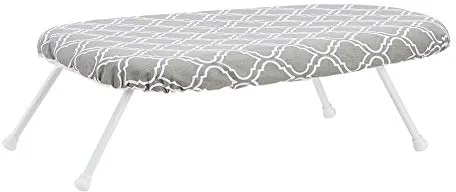 Amazon Basics Tabla de Planchar de Mesa con Patas Plegables, Funda extraíble, 60 x 36 x 18 cm, Enrejado, Chevrón