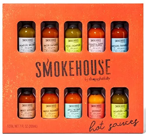 Smokehouse de Thoughtfully, Colección de Salsas Picantes, Caja de Regalo Smokehouse, Set con 10 Sabores Diferentes incluyendo Panceta y Cayena, Ajo con Hierbas, Whiskey Habanero con Manzana y Mucho