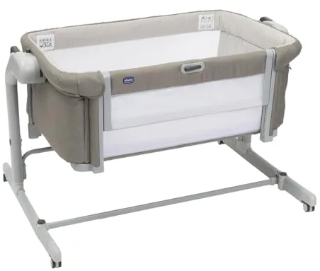Chicco Next2Me Magic EVO, Cuna Colecho Bebé, con Modo Columpio, Aleta Abatible, 11 Niveles de Altura, Altura Ajustable, Cuna de Colecho, 4 Ruedas, Colchón y Bolsa de Viaje Incluido, Beige
