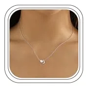 LOLIAS Collar Inicial Corazón Collar Letra Corazón para Mujer Collar Nombre Plata Acero Inoxidable Colgante Letra Corazón Pequeño Collar Personalizado Regalos para Mujeres Niñas