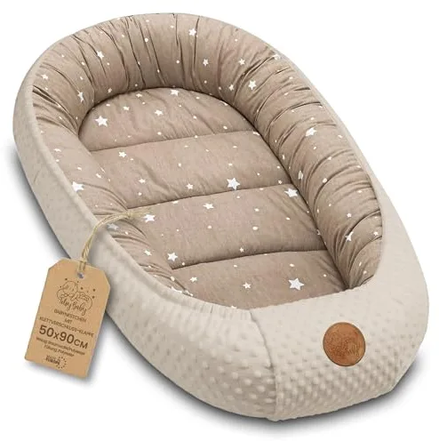 Totsy Baby Nido bebé recién Nacido 90x50 cm - Reductor Cuna Cuco de colecho Minky Winter cálido Capullo Ideal para moisés, góndola y Viaje Beige con Estrellas Blancas